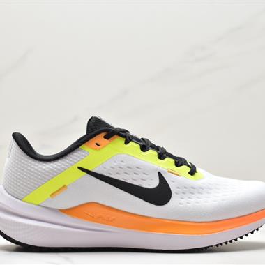 Nike Air Zoom Winflo 10 登月跑鞋