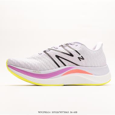 New Balance Fresh Foam Fuel Cell中底的跑鞋