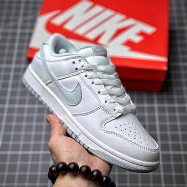  Nike SB Dunk Low