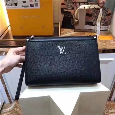 LOUIS VUITTON    2023新款男生時尚休閒包  尺寸：19-29CM