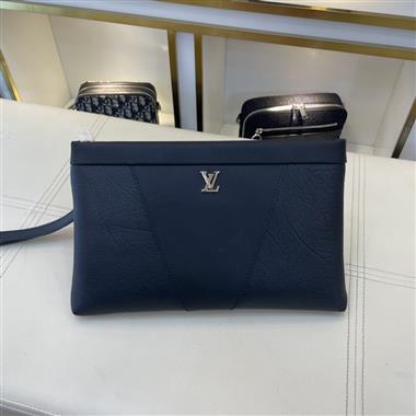 LOUIS VUITTON   2023新款男生時尚休閒包 尺寸28*18*3CM