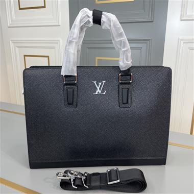 LOUIS VUITTON    2023新款男生時尚休閒包 尺寸：38*29*7CM