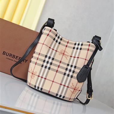 BURBERRY   2023新款女生時尚休閒包 尺寸：18.5 *15 *23.5CM