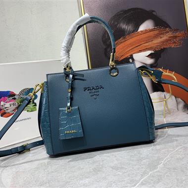 PRADA   2023新款女生時尚休閒包 尺寸：30-23-13CM