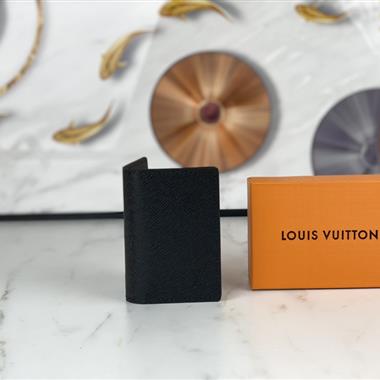 LOUIS VUITTON  2023新款時尚休閒包 尺寸：8 x 11 x 1CM