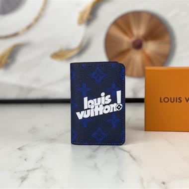 LOUIS VUITTON   2023新款時尚休閒包 尺寸：8 x 11 x 1CM