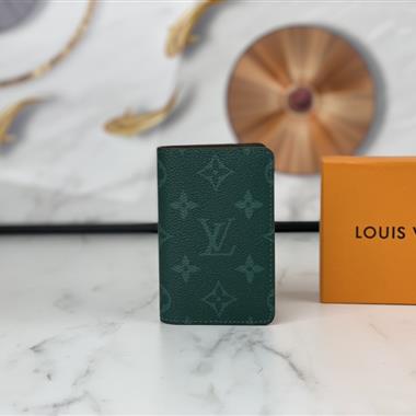 LOUIS VUITTON   2023新款時尚休閒包 尺寸：8 x 11 x 1CM