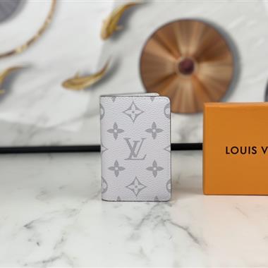 LOUIS VUITTON   2023新款時尚休閒包 尺寸：8 x 11 x 1CM