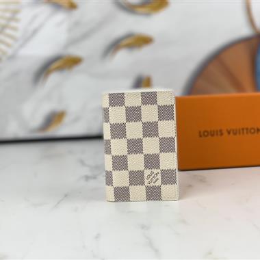 LOUIS VUITTON   2023新款時尚休閒包 尺寸：8 x 11 x 1CM