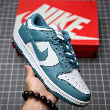 NIKE SB Dunk Low 