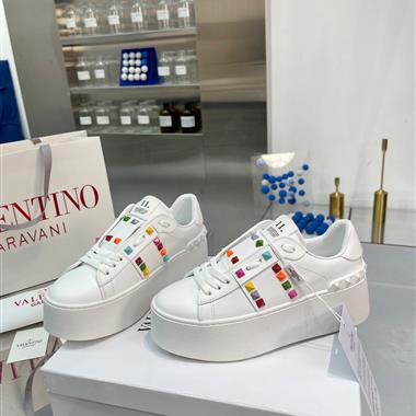 Valentino   2023新款休閒時尚女生鞋子