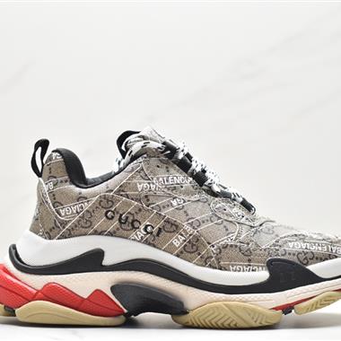 Balenciaga Triple S Clear Sole Sneaker”Black/White/Red“