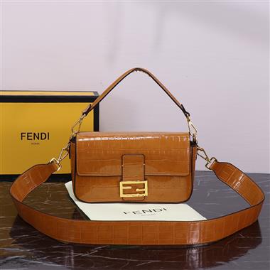 FENDI   2023新款女生時尚休閒包  尺寸：25*22*5CM