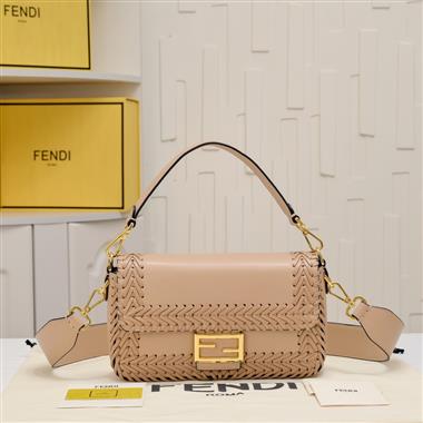 FENDI   2023新款女生時尚休閒包  尺寸：27*15*6CM