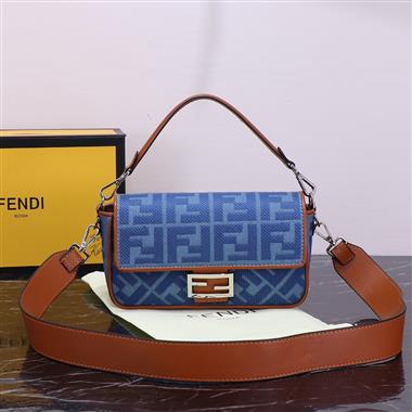 FENDI   2023新款女生時尚休閒包  尺寸：25*13CM