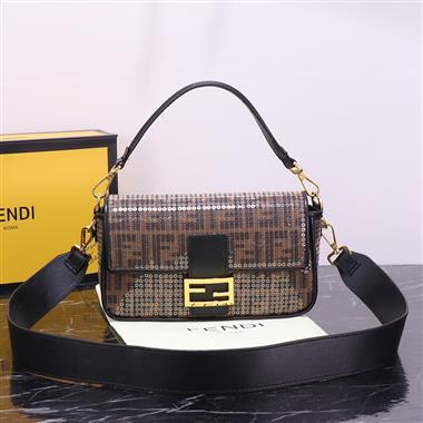 FENDI   2023新款女生時尚休閒包  尺寸：25*13CM