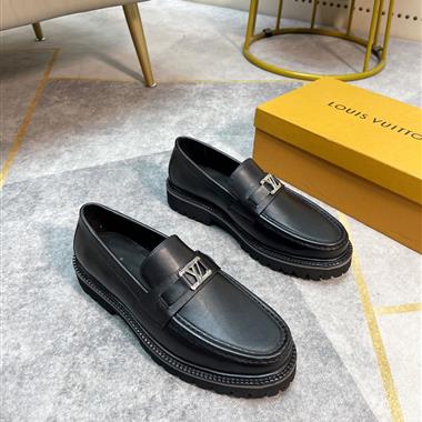 Louis Vuitton   2023新款休閒時尚男生鞋子