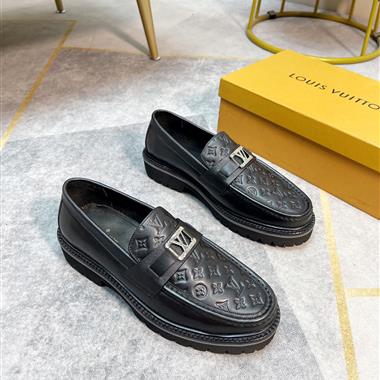 Louis Vuitton   2023新款休閒時尚男生鞋子