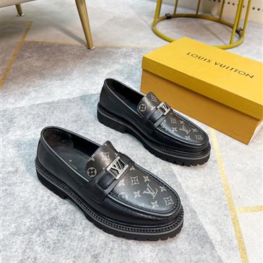 Louis Vuitton   2023新款休閒時尚男生鞋子