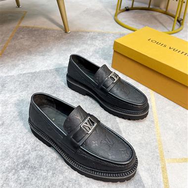 Louis Vuitton   2023新款休閒時尚男生鞋子