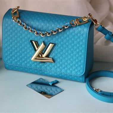 LOUIS VUITTON   2023新款女生時尚休閒包 尺寸：23-18-8CM