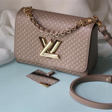 LOUIS VUITTON   2023新款女生時尚休閒包 尺寸：23-18-8CM