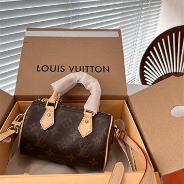 LOUIS VUITTON   2023新款女生時尚休閒包 尺寸：16*11CM