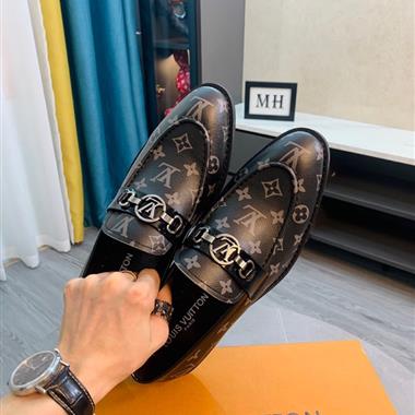 Louis Vuitton   2023新款休閒時尚男生鞋子