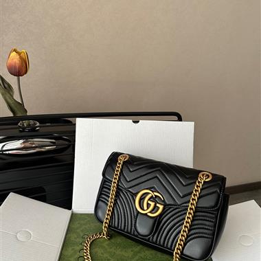 GUCCI   2023新款女生時尚休閒包 尺寸：26*13CM