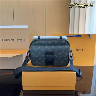 LOUIS VUITTON    2023新款男生時尚休閒包 尺寸：24*6*17CM