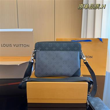 LOUIS VUITTON    2023新款男生時尚休閒包 尺寸：25*4*18CM