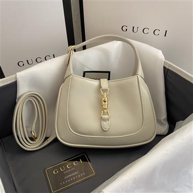 GUCCI   2023新款女生時尚休閒包 尺寸：19-13-3CM