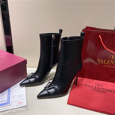 Valentino   2023新款女生休閒時尚鞋子