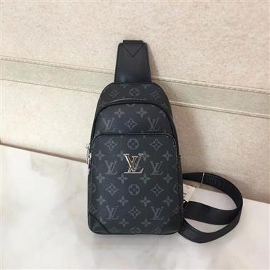 LOUIS VUITTON   2023新款女生時尚休閒包 尺寸：18-31-5CM