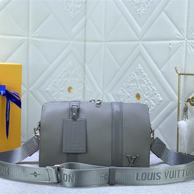 LOUIS VUITTON  2023新款女生時尚休閒包 尺寸：27*17*13CM