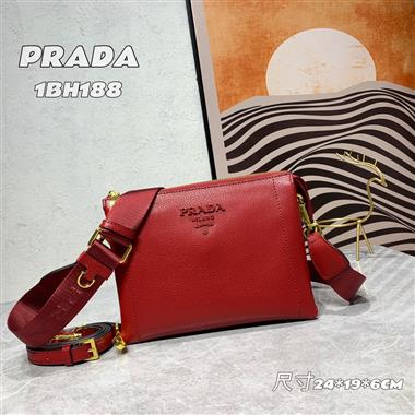 PRADA   2023新款女生時尚休閒包 尺寸：24*19*6CM