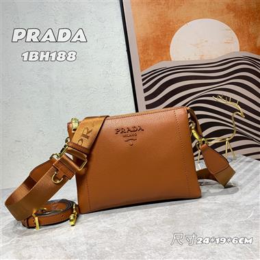 PRADA   2023新款女生時尚休閒包 尺寸：24*19*6CM