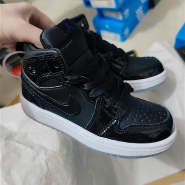 Nike Air Jordan 1 Mid 