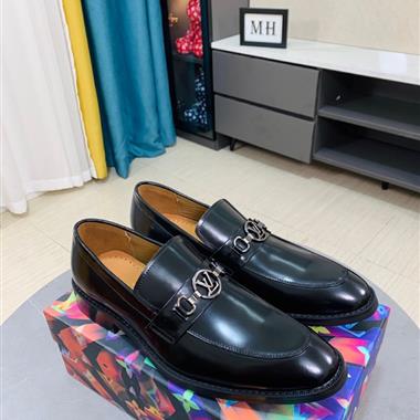 Louis Vuitton  2023新款男生休閒時尚鞋子