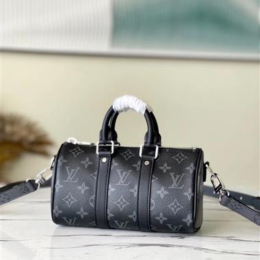 LOUIS VUITTON   2023新款男生時尚休閒包 尺寸：21*12*9CM