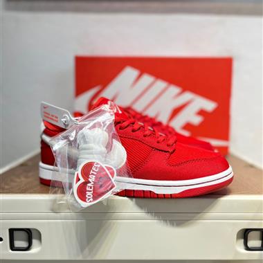 Nike Dunk Low 板鞋