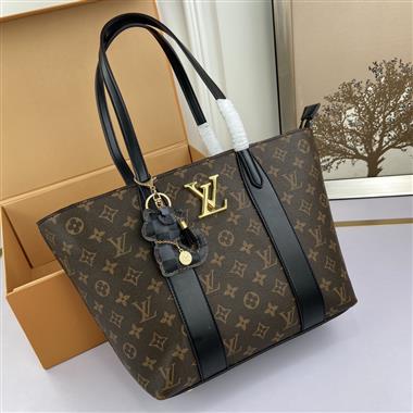 LOUIS VUITTON    2024新款女生時尚休閒包  尺寸：28-26-12CM