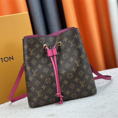 LOUIS VUITTON   2024新款女生時尚休閒包  尺寸：26*22*27CM