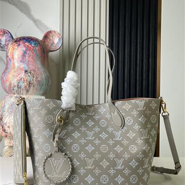 LOUIS VUITTON  2024新款女生時尚休閒包 尺寸：30*27.5*16CM