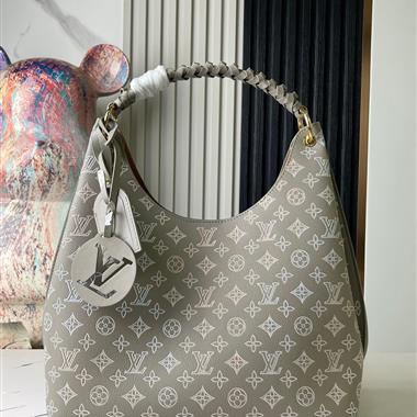 LOUIS VUITTON  2024新款女生時尚休閒包 尺寸：35*40*17CM