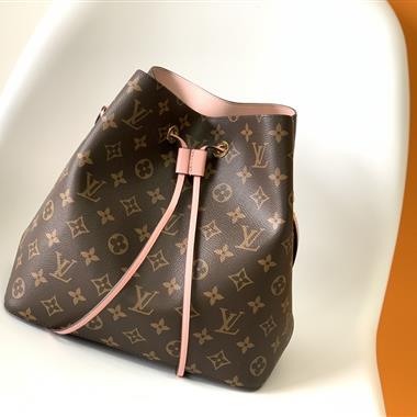 LOUIS VUITTON  2024新款女生時尚休閒包 尺寸：26*26*17.5CM