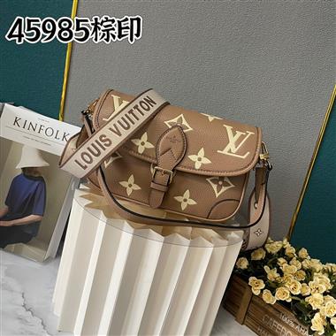 LOUIS VUITTON  2024新款女生時尚休閒包 尺寸：25*9*15CM