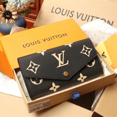 LOUIS VUITTON   2024新款時尚休閒包  尺寸：19.5*10.5*2.5CM