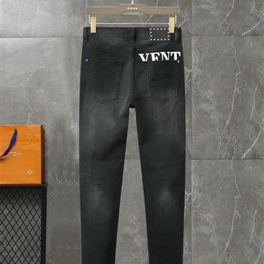 Valentino   2024夏季新款休閒短褲