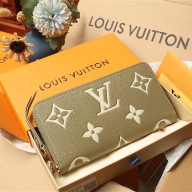 LOUIS VUITTON    2024新款時尚休閒包 尺寸：19.5*10.5*2.5CM